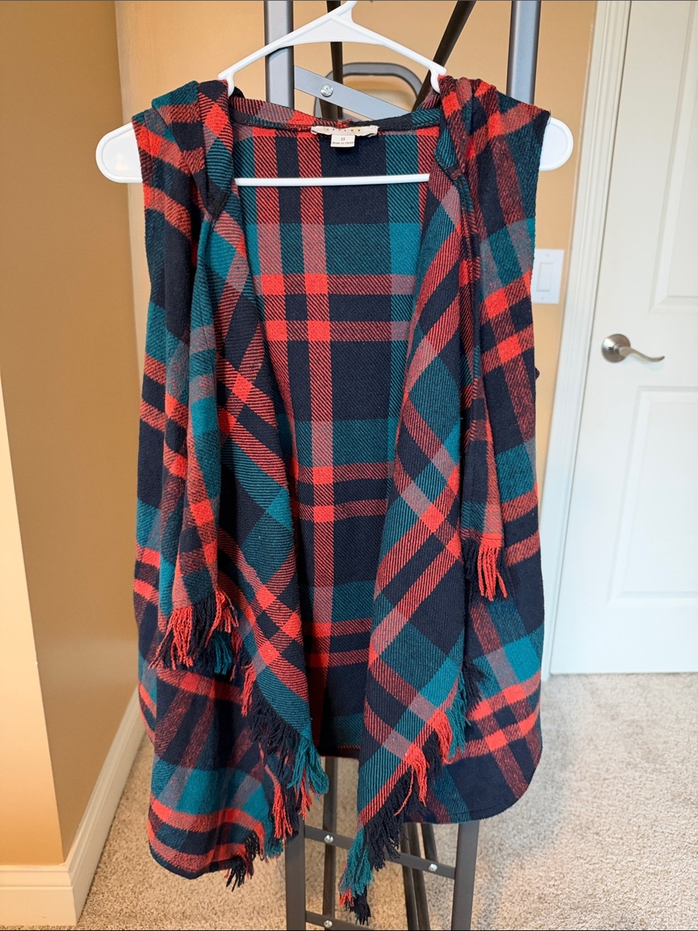 Plaid Hooded Fringe Throw Vest - Red & Teal